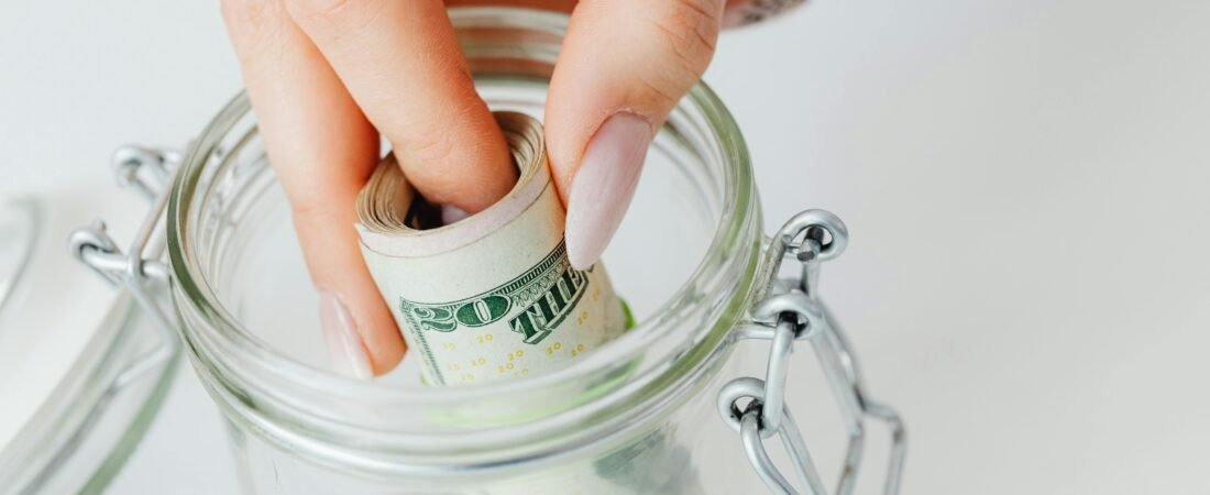 Money Habits That Make a Big Difference (Even If You’re Just Starting Out)
