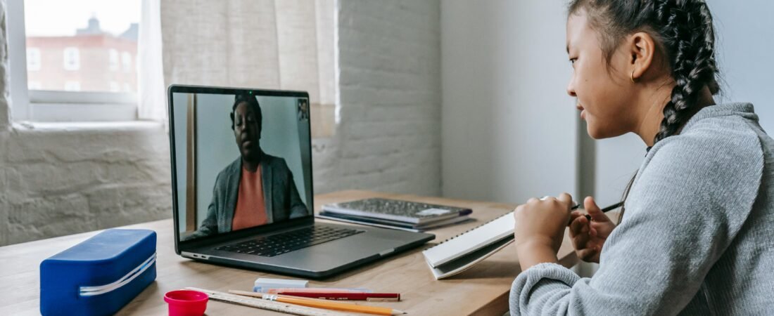 Best Side Hustles for Teenagers: How to Make Money Without a Boring 9-5