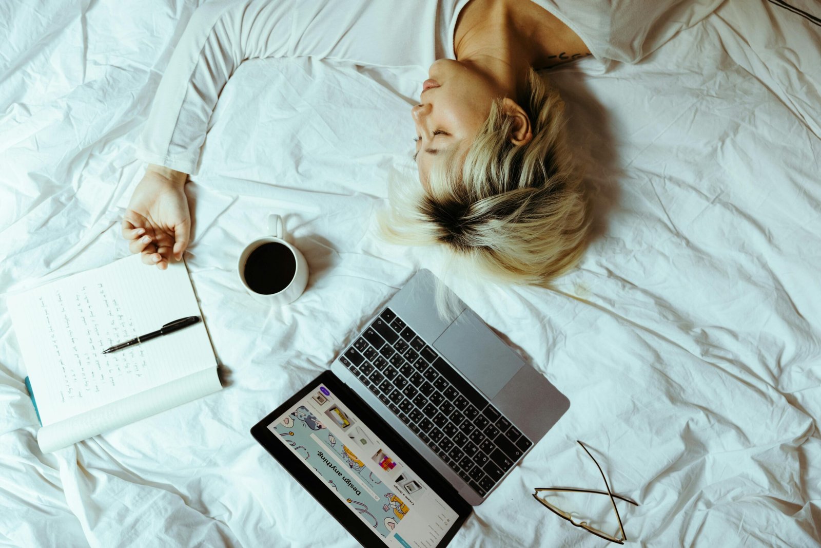 Lazy Girl Side Hustles That Earn $500+/Month