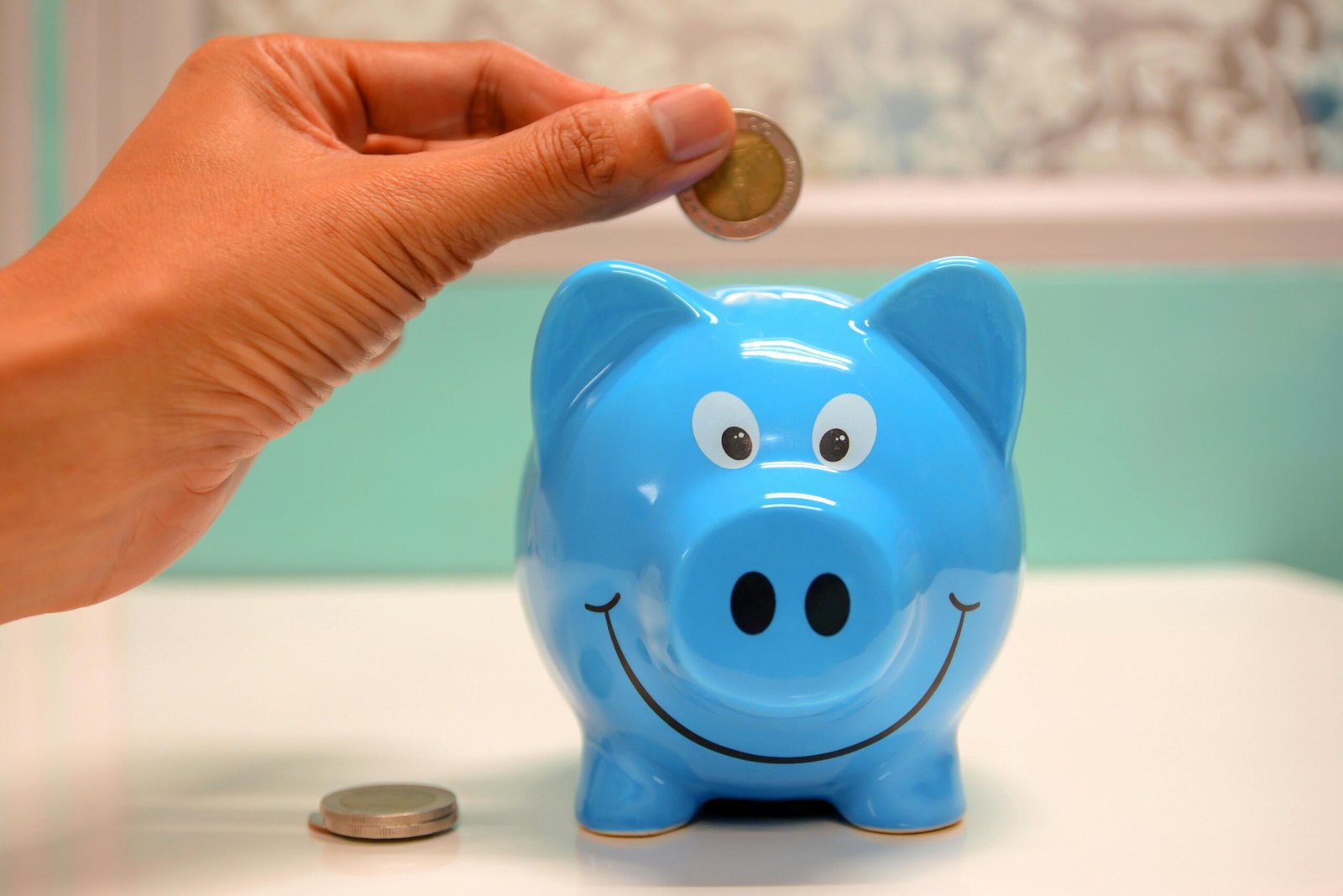 Stop Spending: Effective Tips to Stick to Your Budget