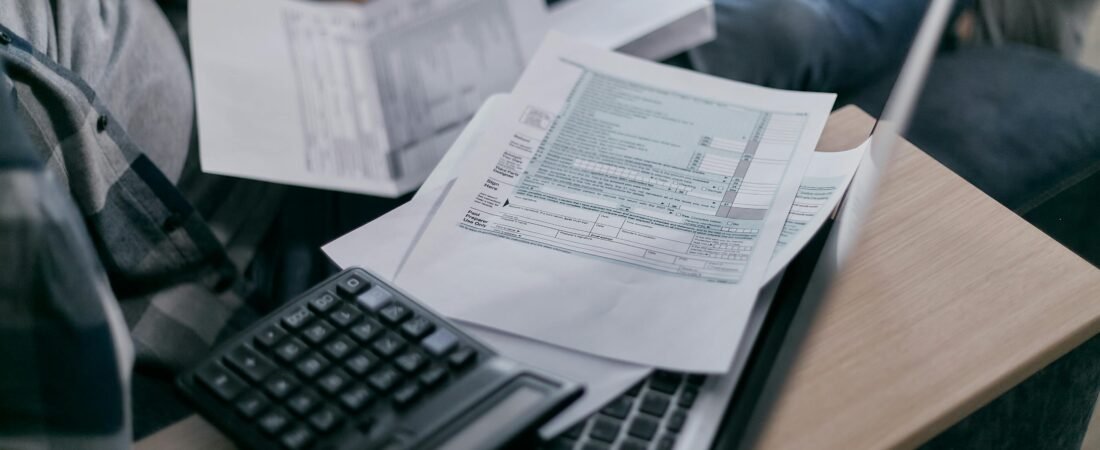 How to Start a Side Hustle Without Quitting Your Day Job
